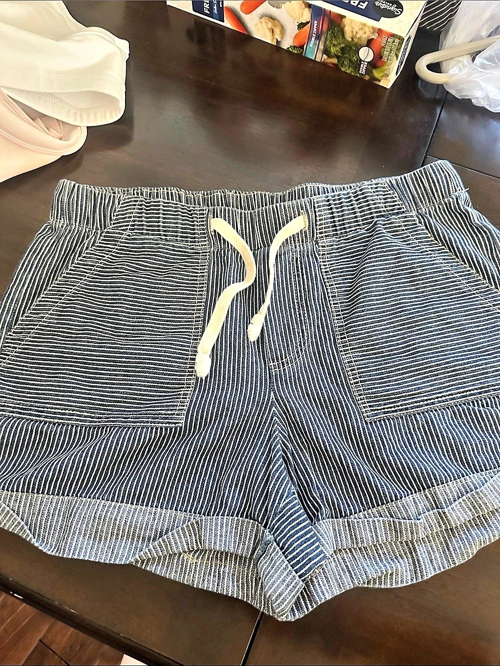 BDG Striped Shorts in Blue & White Size Medium